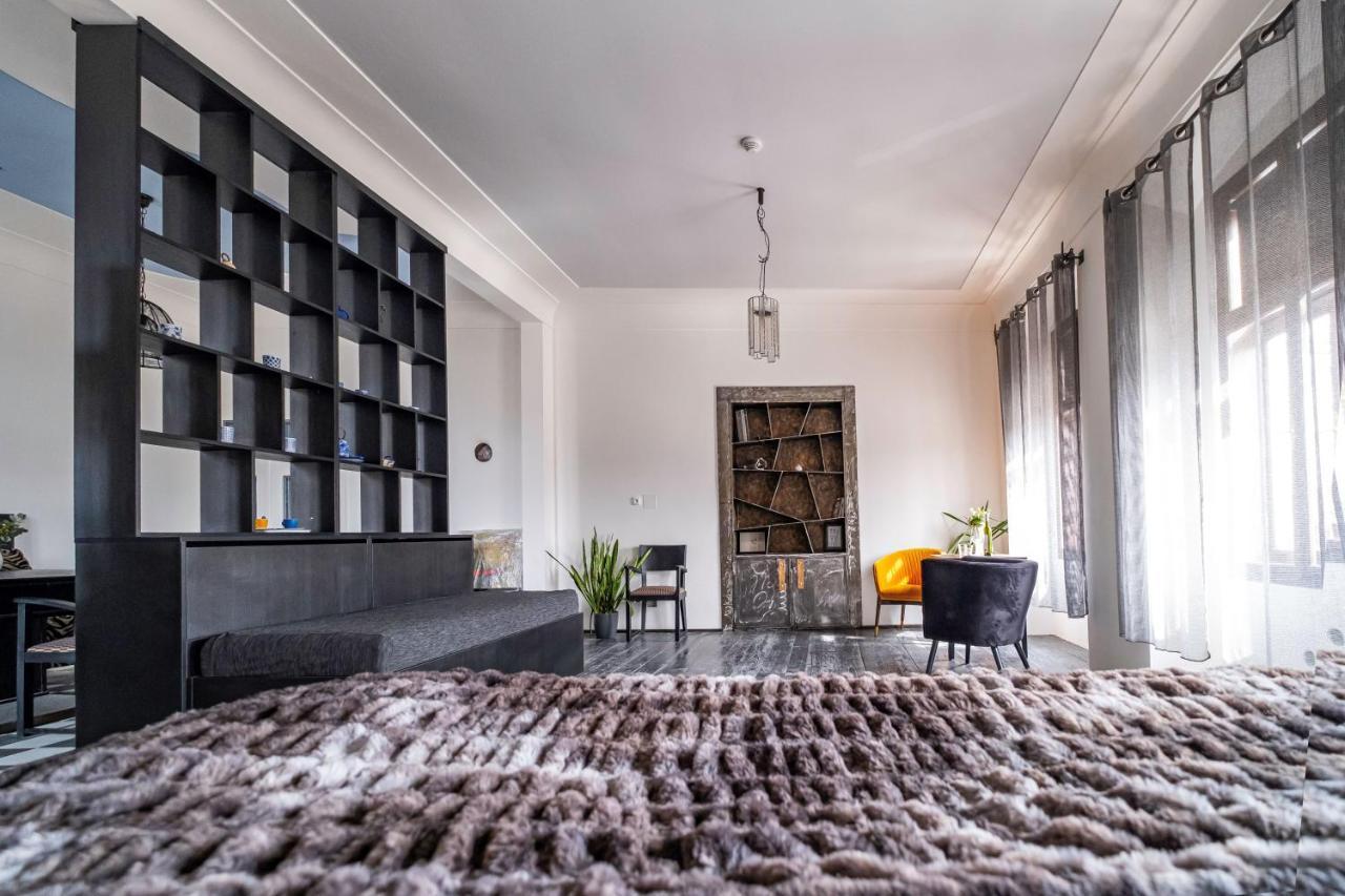 Knize Ferdinand Apartments Mikulov Bagian luar foto