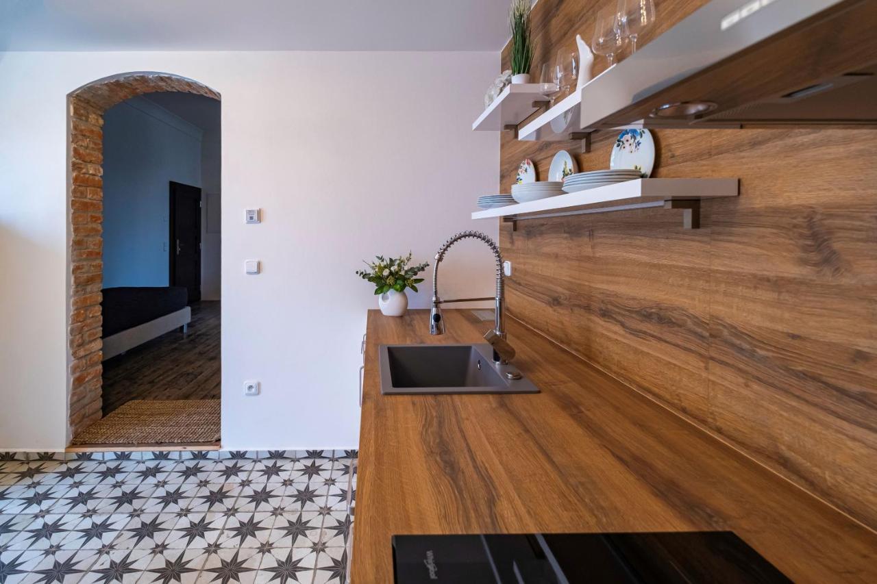 Knize Ferdinand Apartments Mikulov Bagian luar foto