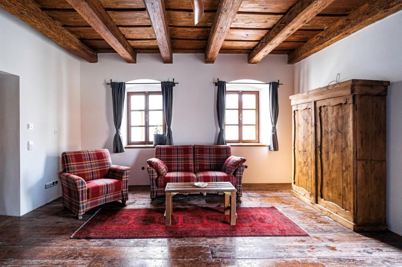Knize Ferdinand Apartments Mikulov Bagian luar foto