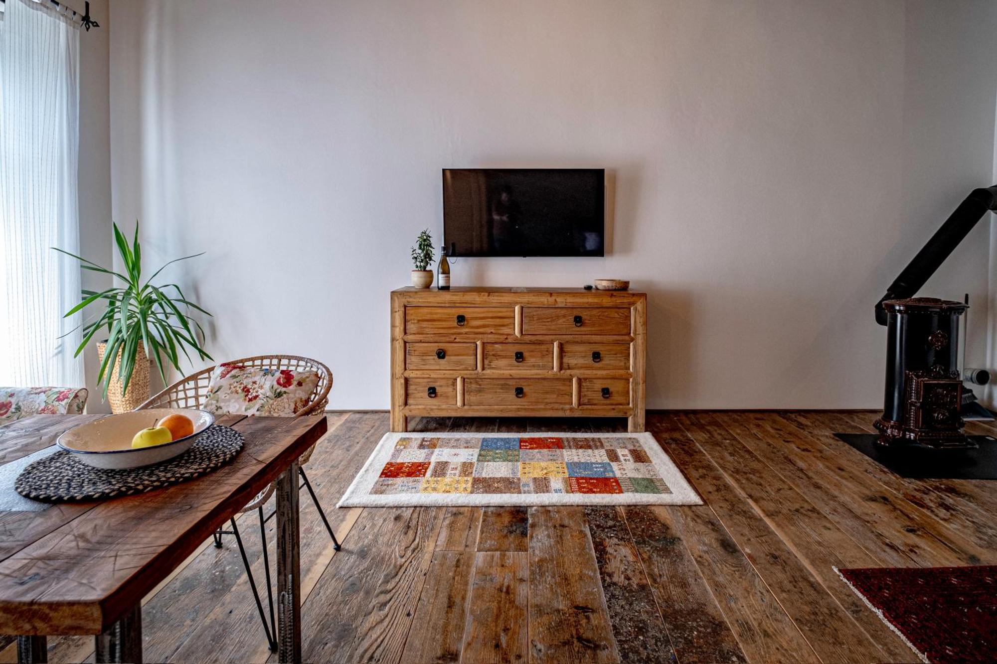 Knize Ferdinand Apartments Mikulov Ruang foto